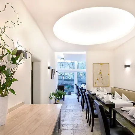 Haus Fabry ホテル